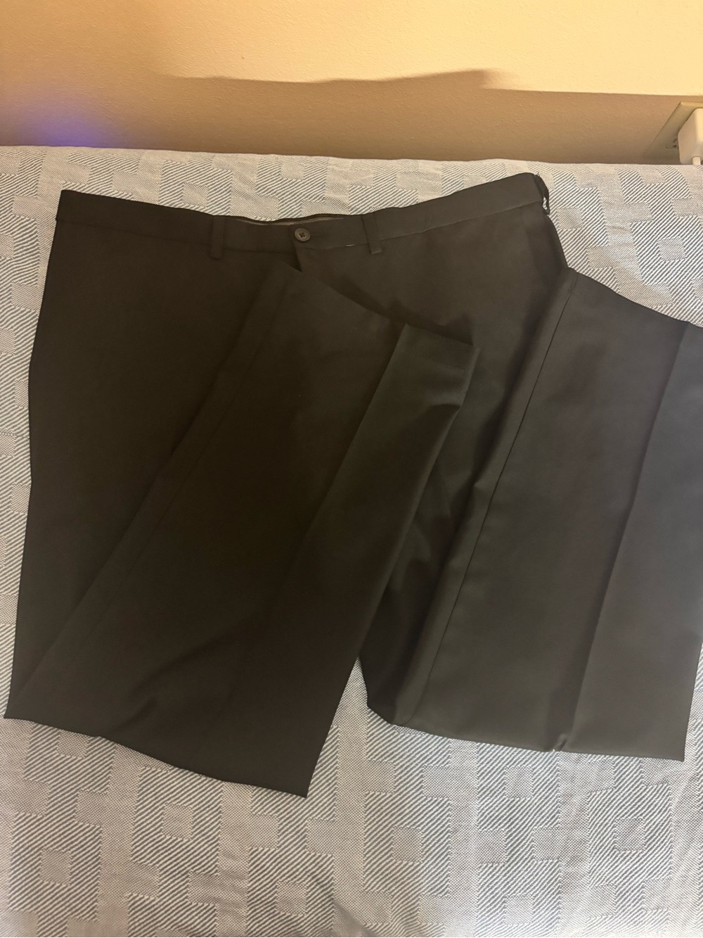 Men's Black Dress Pants 44x32 - Picture 3 of 6